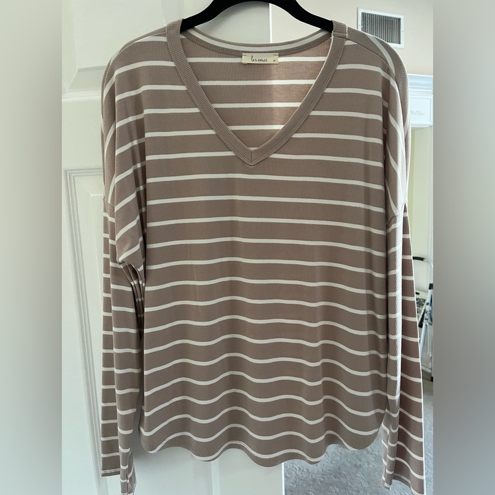 Les Ami’s Taupe Striped V-Neck Long Sleeve Top Super Stretchy NWOT